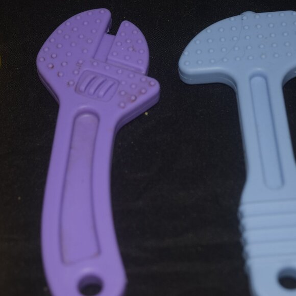 Tool set of 4 teething toys - Picture 3 of 3